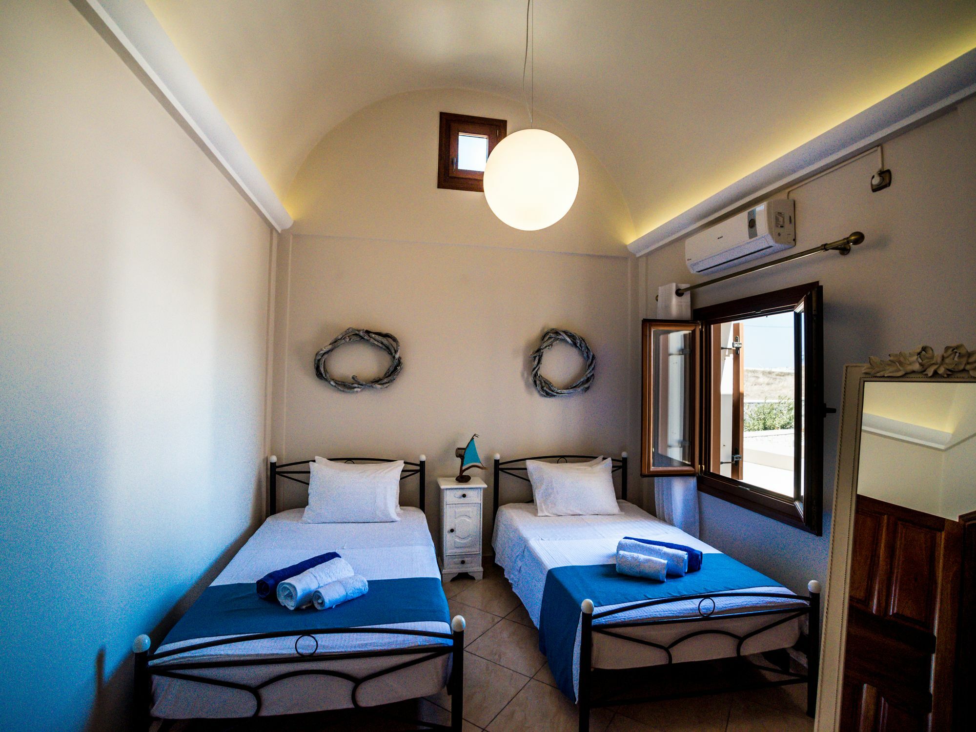 Vineyard Exclusive Suites Akrotírion Kültér fotó